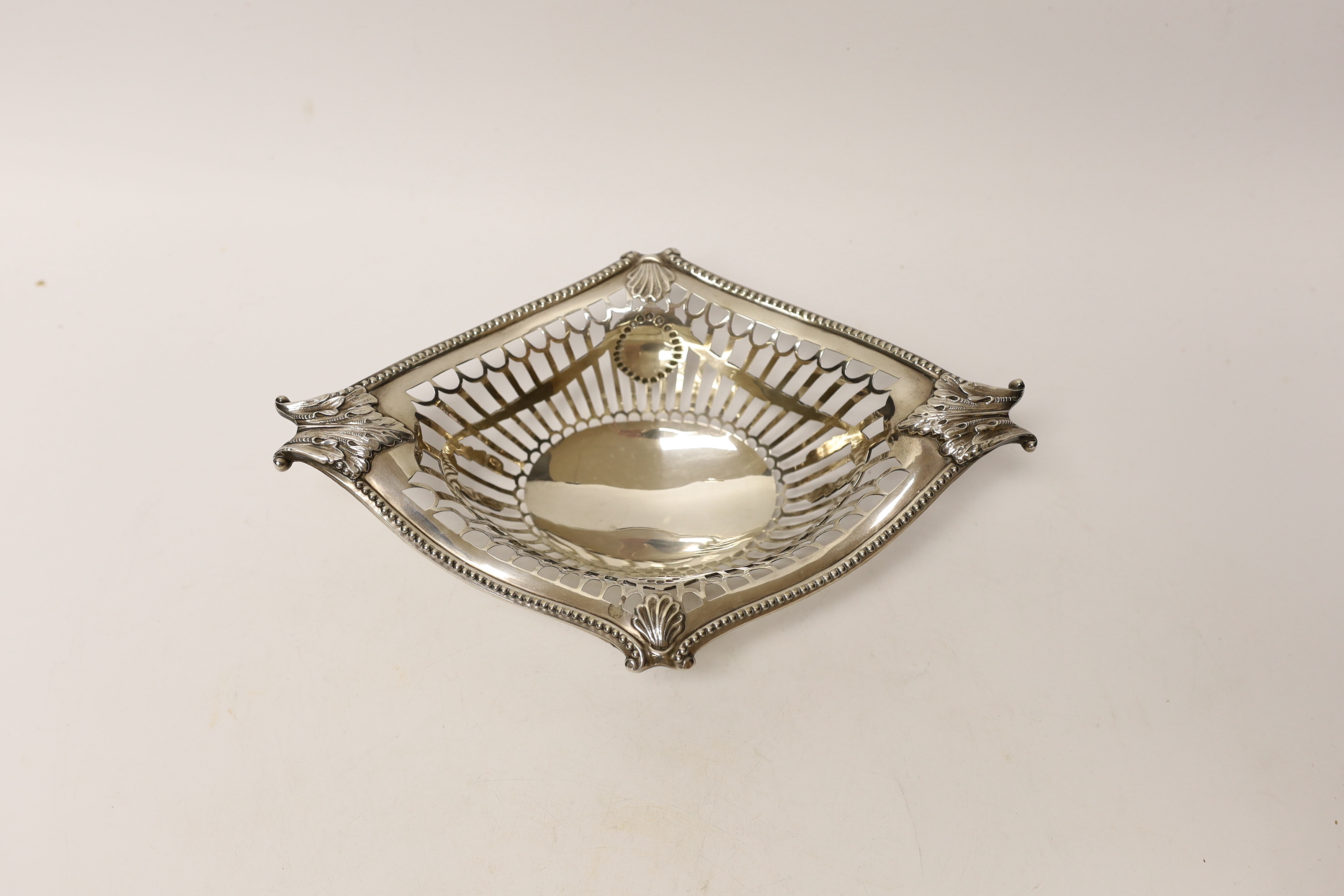 A late Victorian pierced silver boat shaped bon bon dish, by William Hutton & Sons, London, 1896, 24.3cm, 6.6oz.